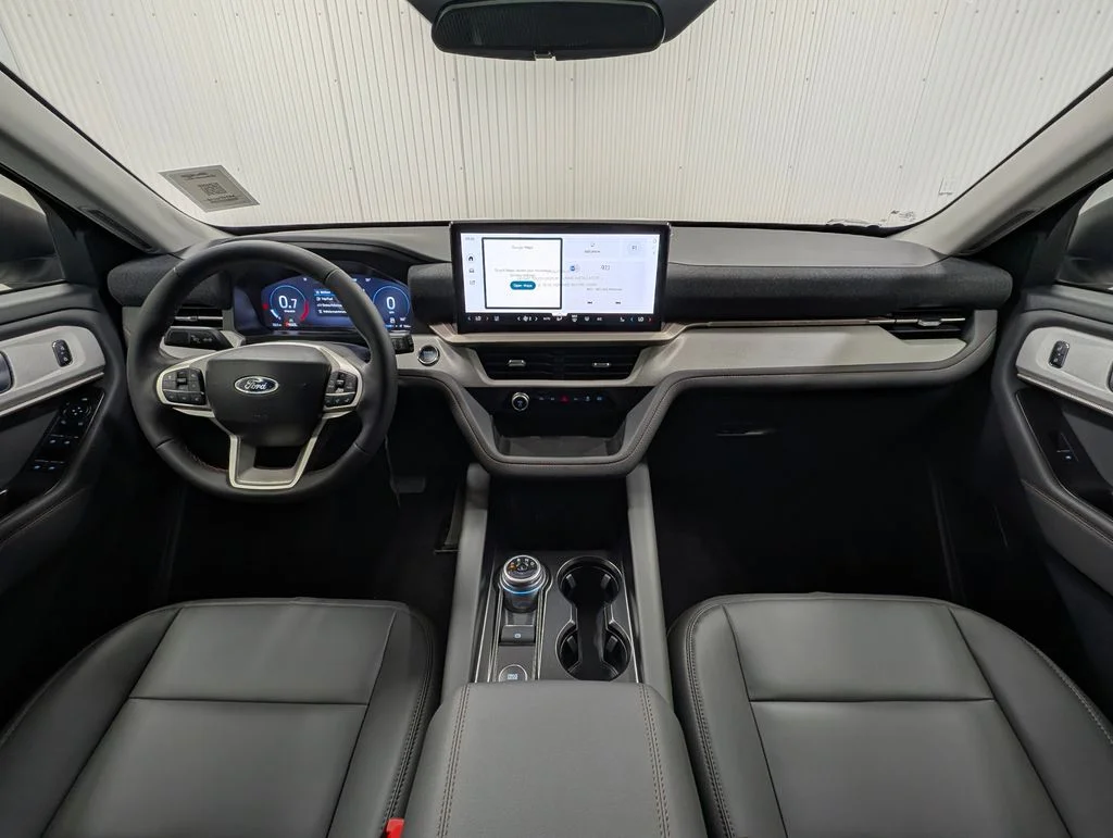 New 2026 Star White Metallic Tri-Coat Ford Active image 3
