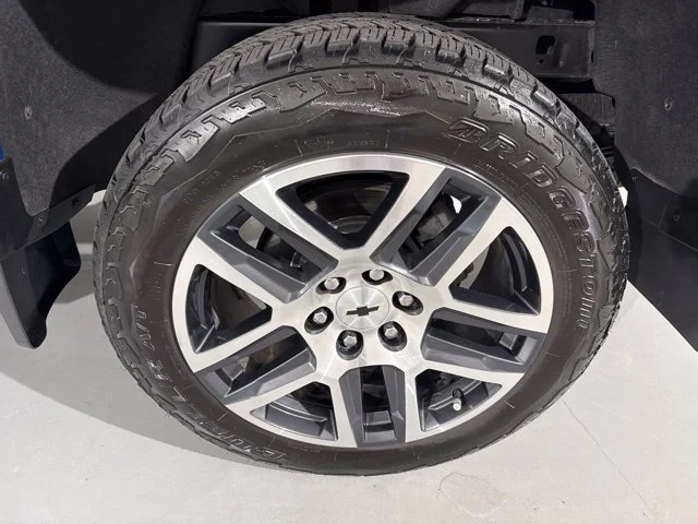 Used 2024 Blue Chevrolet Z71 image 7
