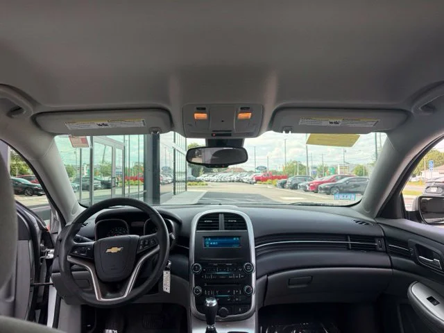 Used 2014 Silver Chevrolet LS image 15