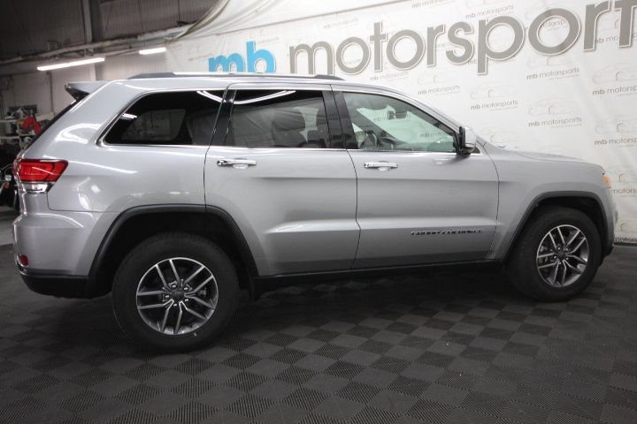 Used 2020 Silver Jeep Limited image 7