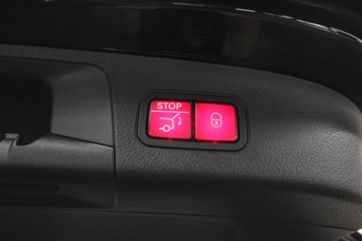 Used 2022 Black Mercedes-Benz GLA 250 image 6