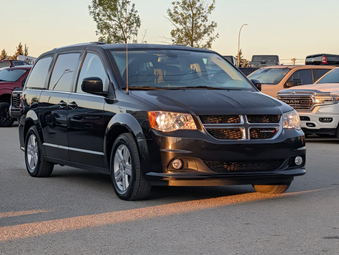 Used 2019 Black Dodge Crew Plus - - FWD - 3.6L V6 - Power Sliding Doors - Power Liftgate - Leather Seat & More! image 2
