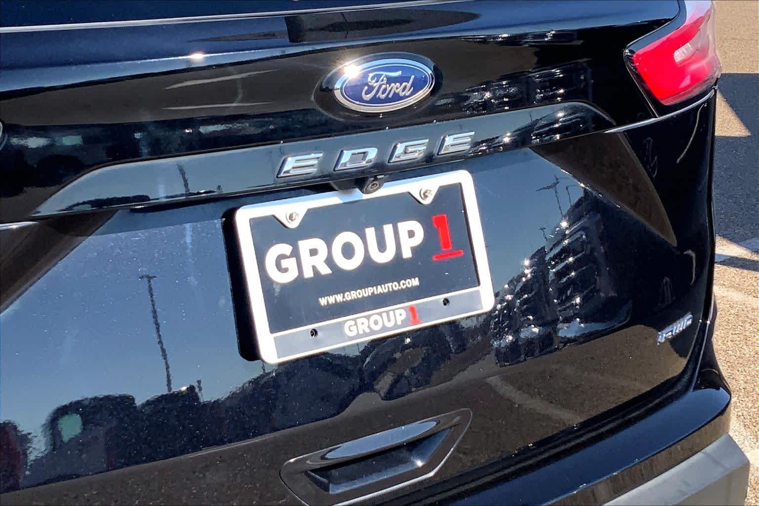 Certified Used 2022 Agate Black Metallic Ford SEL image 31