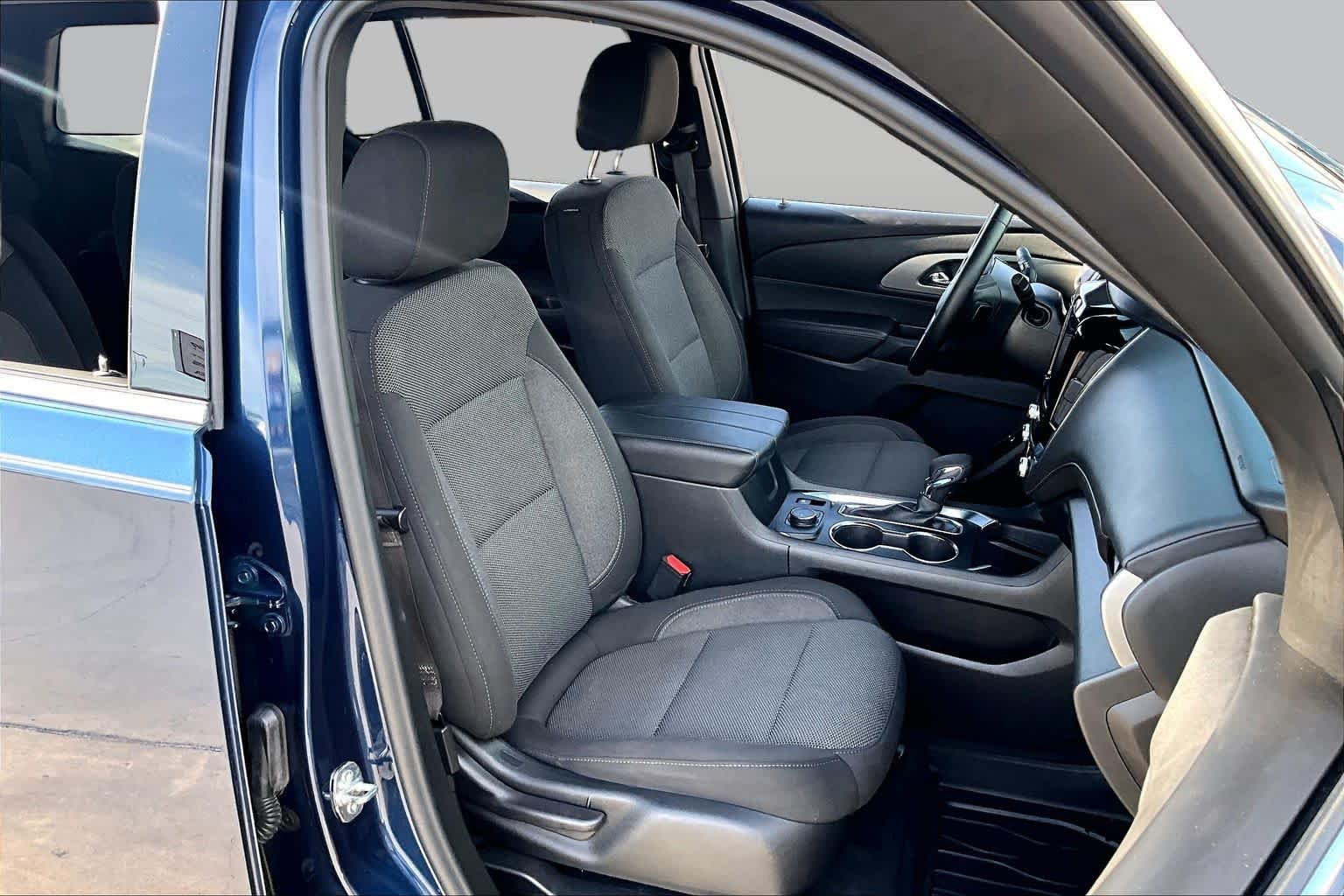 Used 2023 Northsky Blue Metallic Chevrolet LT Cloth image 9