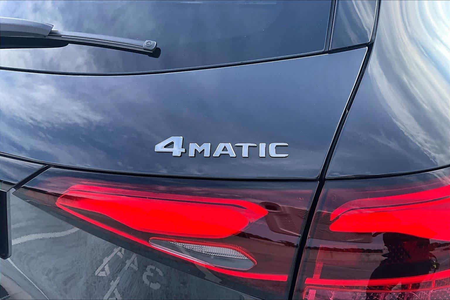 Used 2024 Graphite Grey Metallic Mercedes-Benz GLC 300 image 30