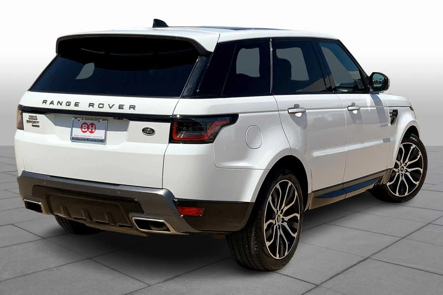 Used 2021 Fuji White Land Rover HSE Silver Edition image 26