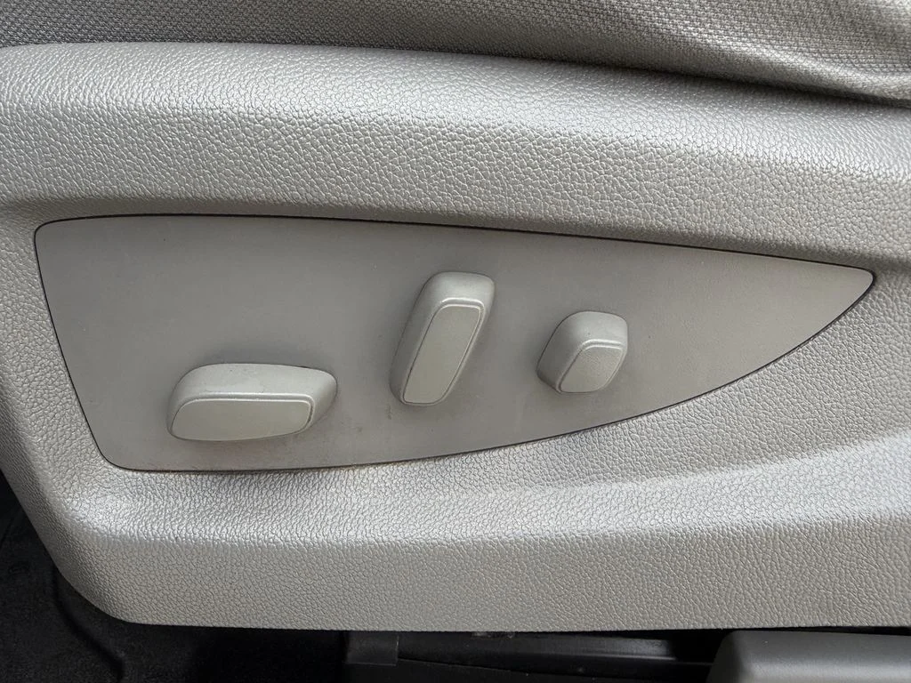 Used 2017 White Chevrolet LT image 26