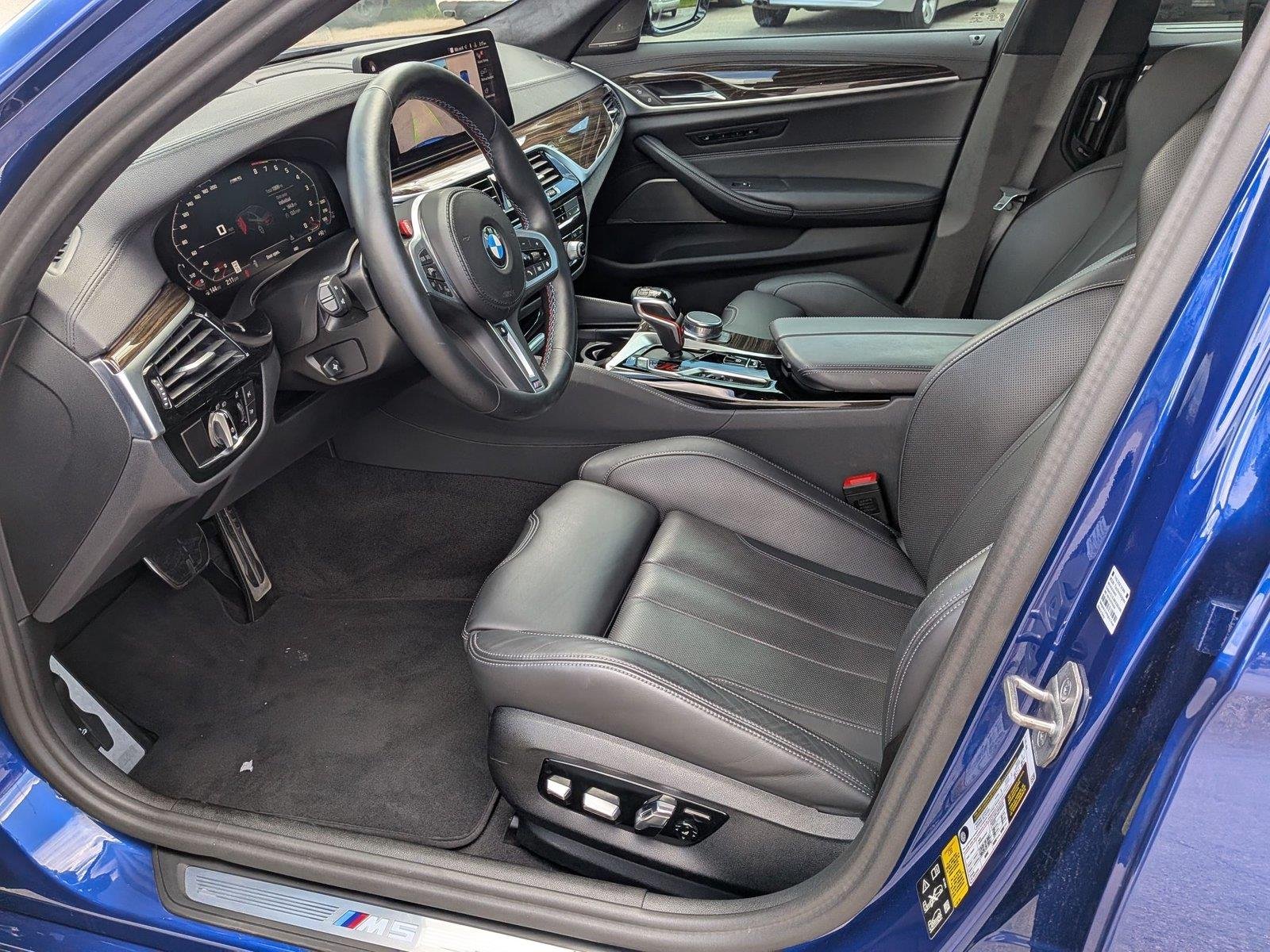 Used 2023 Marina Bay Blue Metallic BMW  image 17