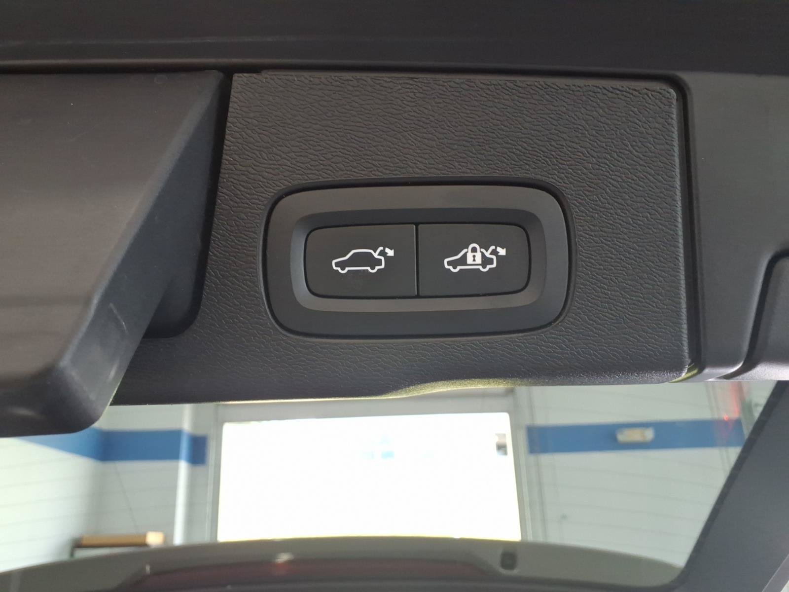 Used 2024 Silver Dawn Metallic Volvo Plus Dark Theme image 19