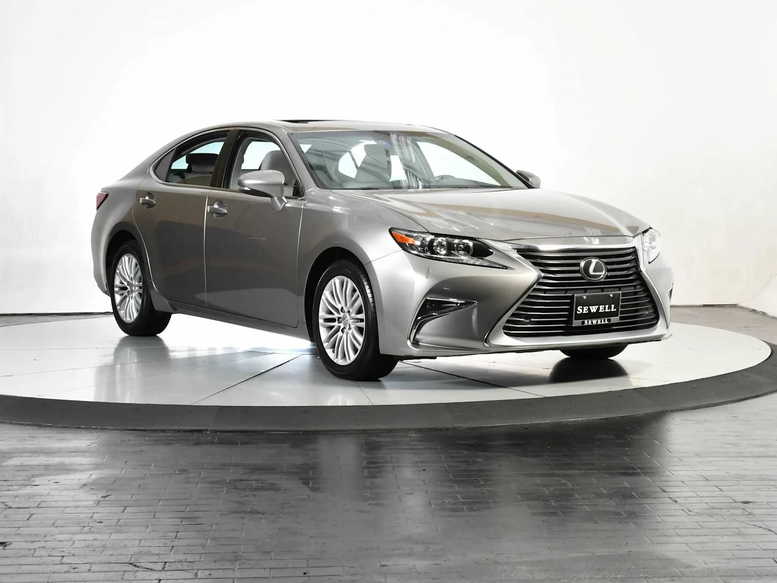 Used 2017 Atomic Silver Lexus  image 9