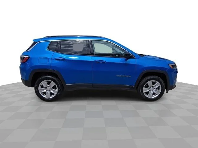 Certified Used 2022 Blue Jeep Latitude image 9