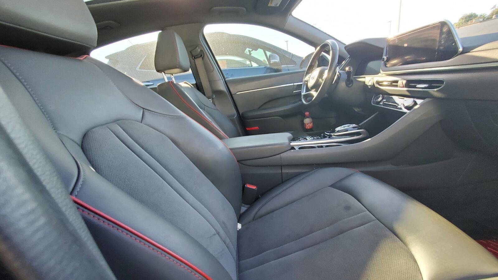 Used 2022 Phantom Black Hyundai SEL Plus image 4