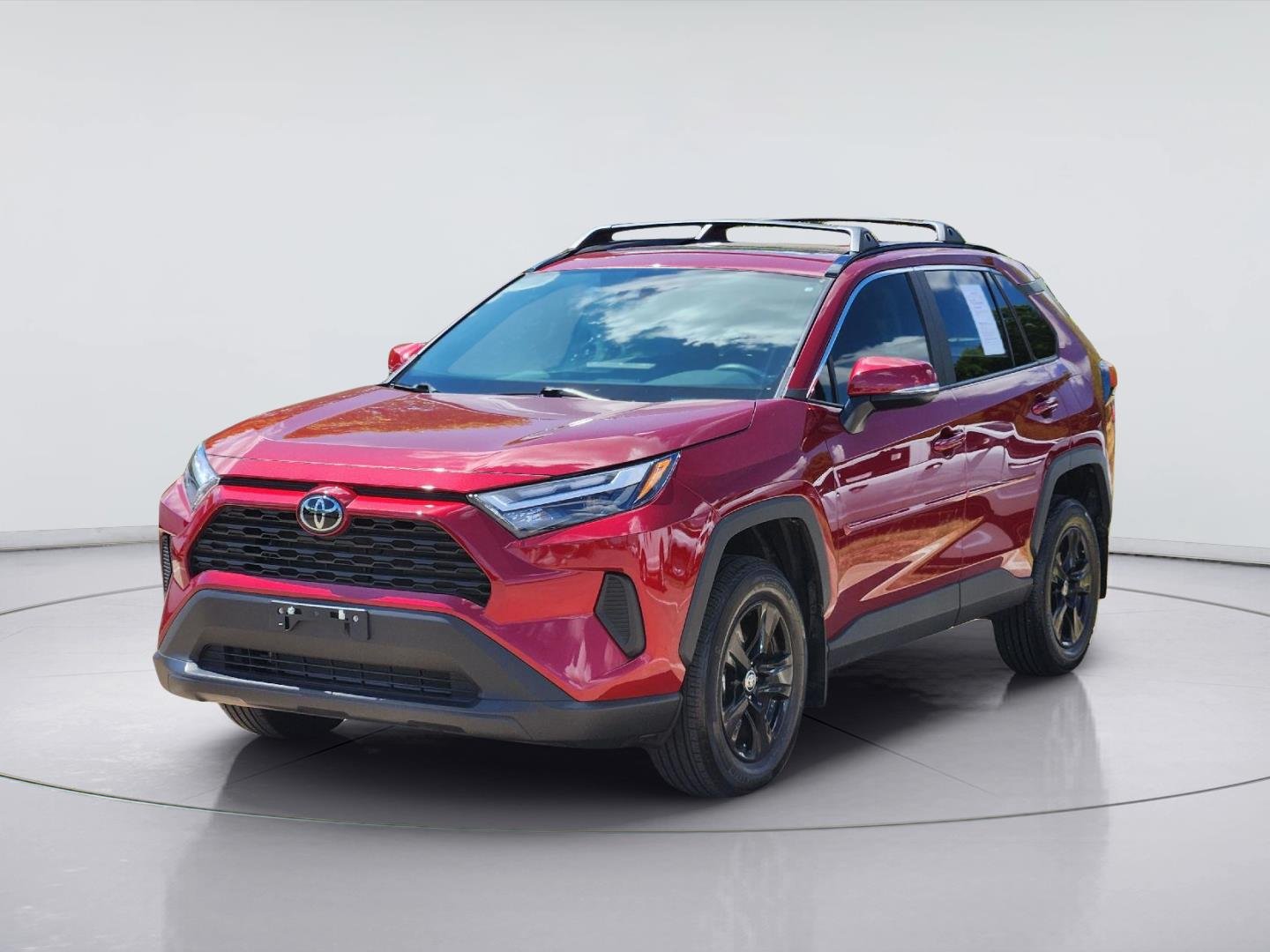 Used 2025 Ruby Flare Pearl Toyota XLE image 3
