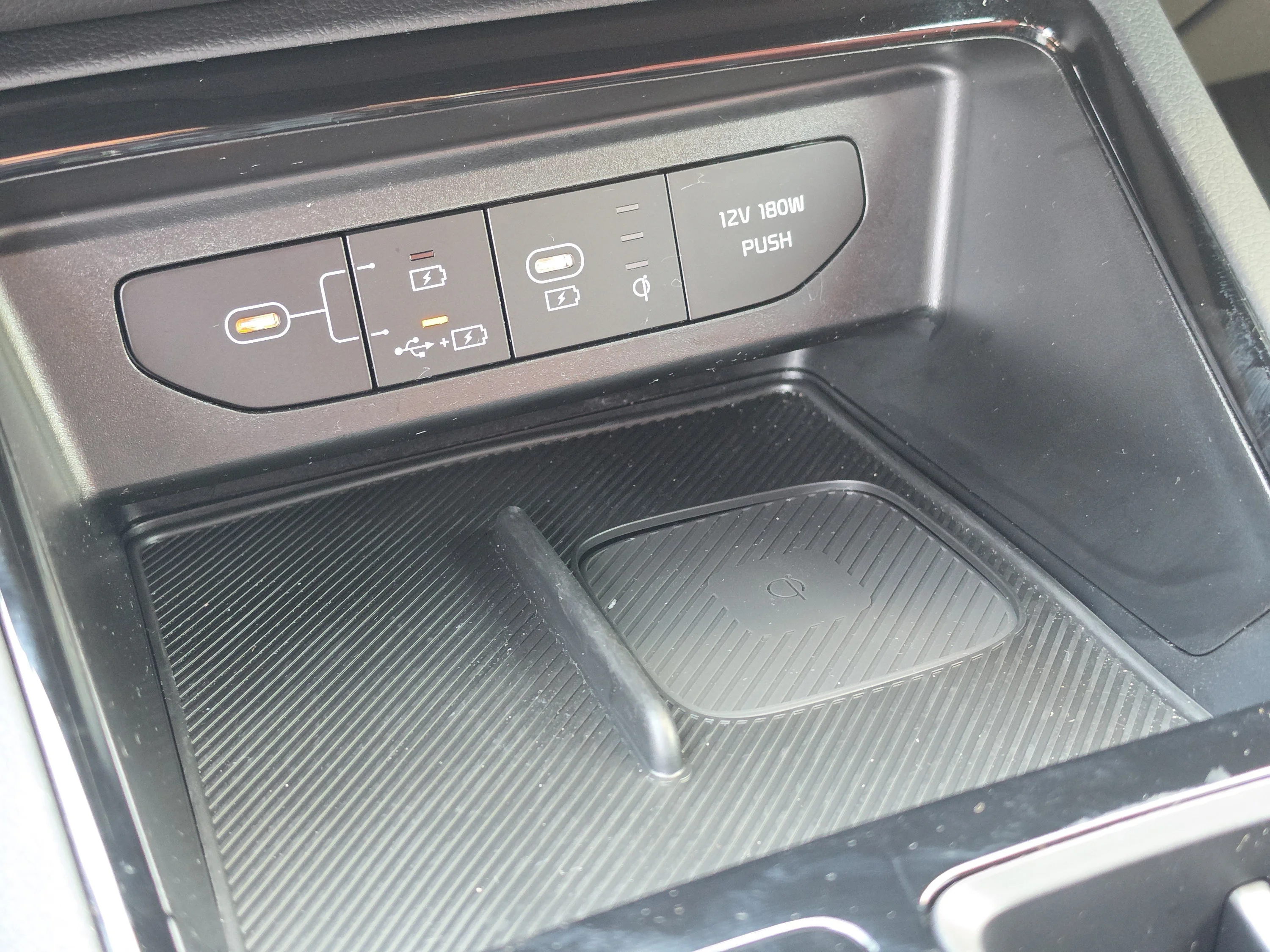 Used 2025 Wolf Gray Kia GT-Line image 30