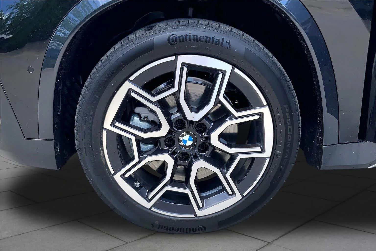 New 2026 Black Sapphire Metallic BMW xDrive28i image 12