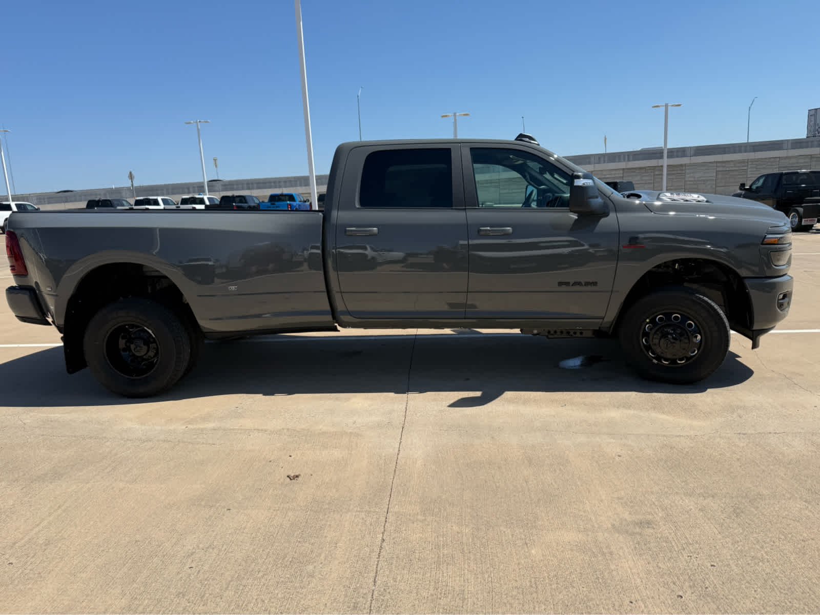 New 2026 Ceramic Gray Clear-Coat Exterior Paint RAM Laramie image 5