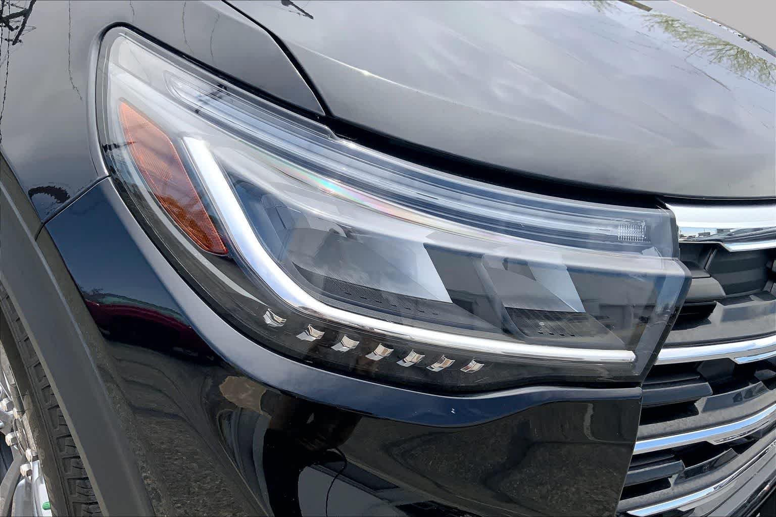 Used 2025 Agate Black Metallic Ford Active image 25