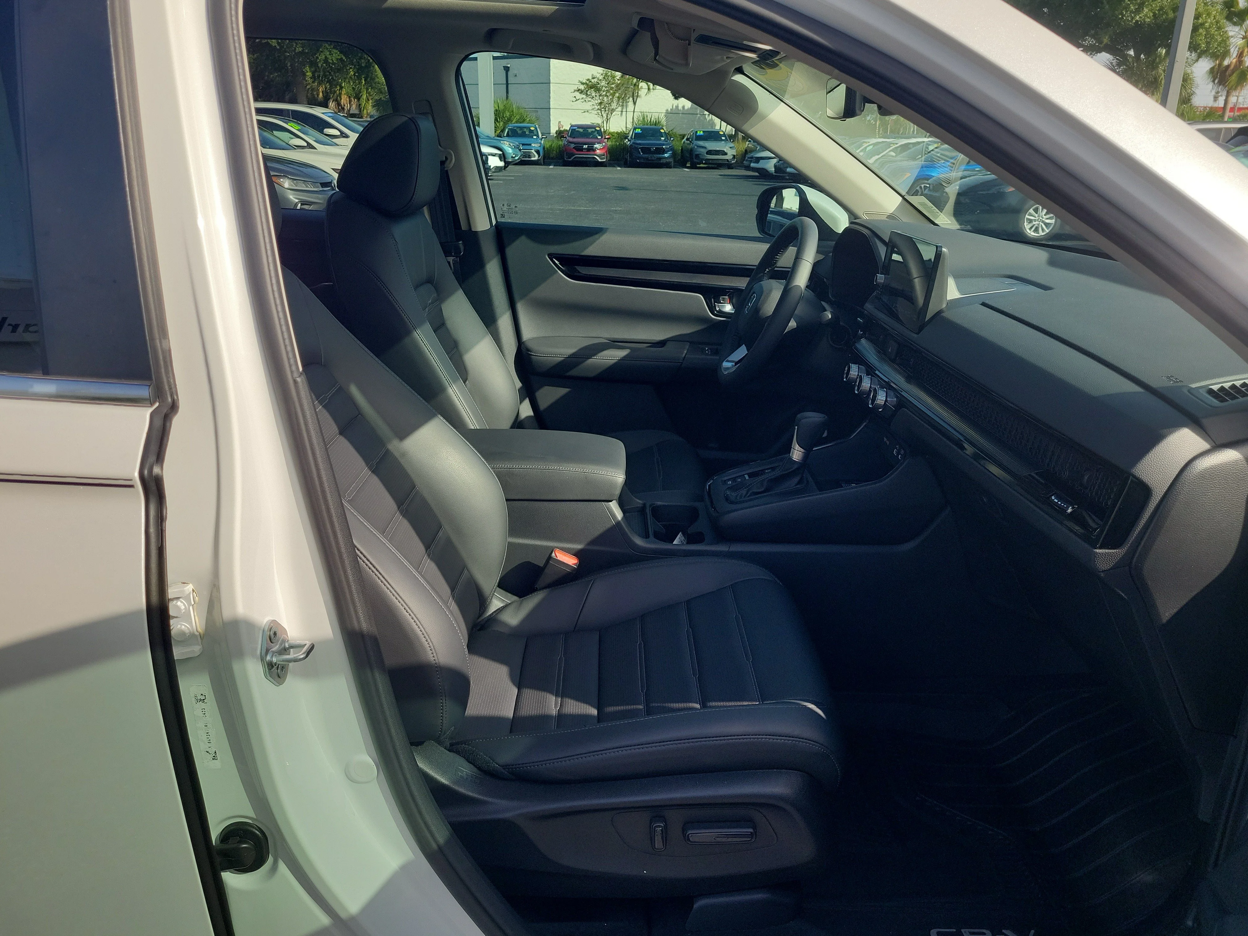 Certified Used 2024 Platinum White Pearl Honda EX-L image 10