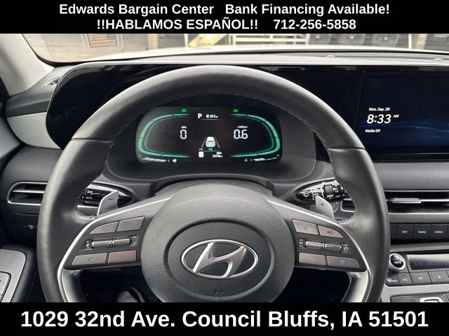 Used 2025 White Hyundai SEL image 22
