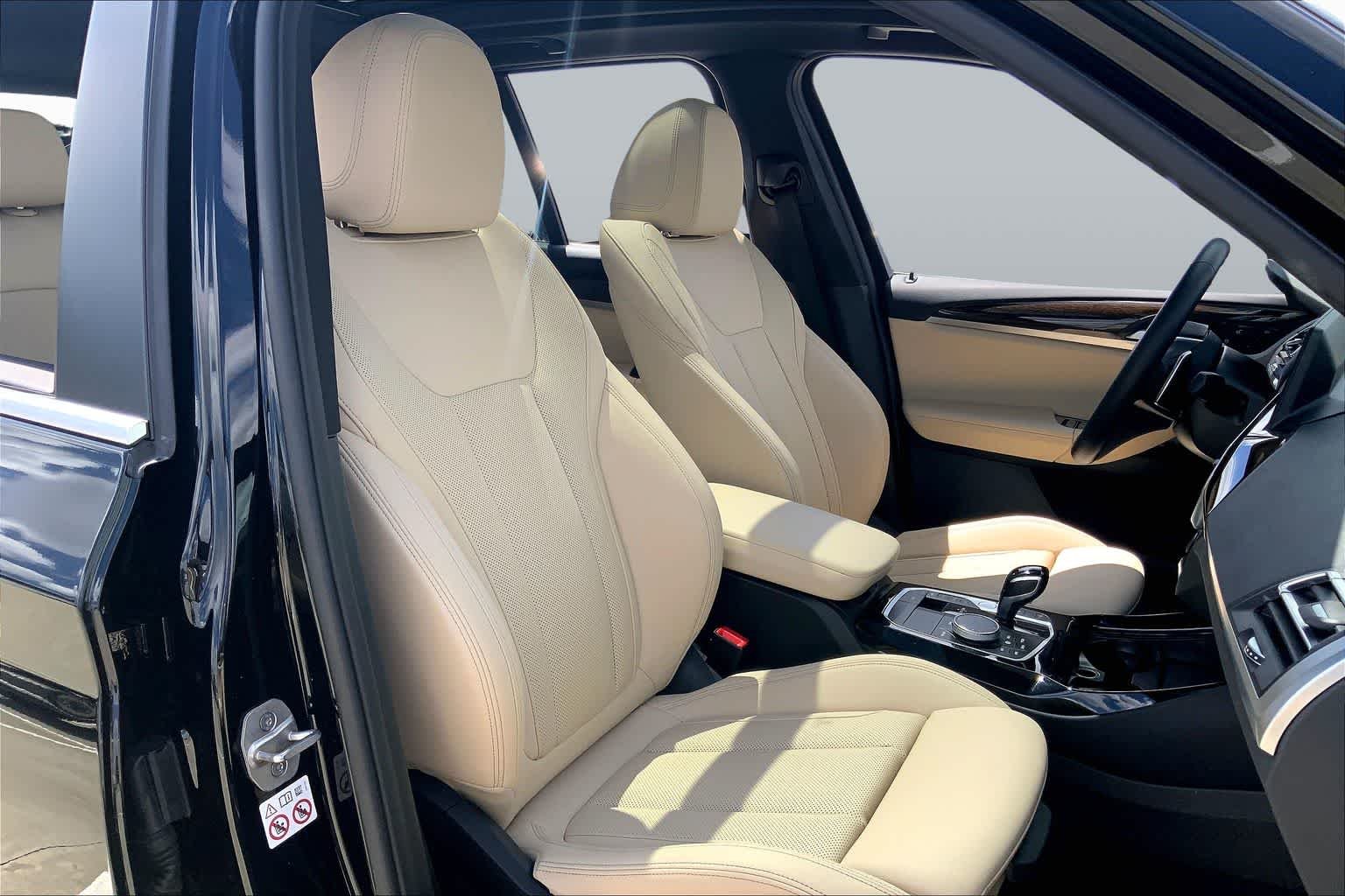 Used 2024 Jet Black BMW xDrive30i image 8