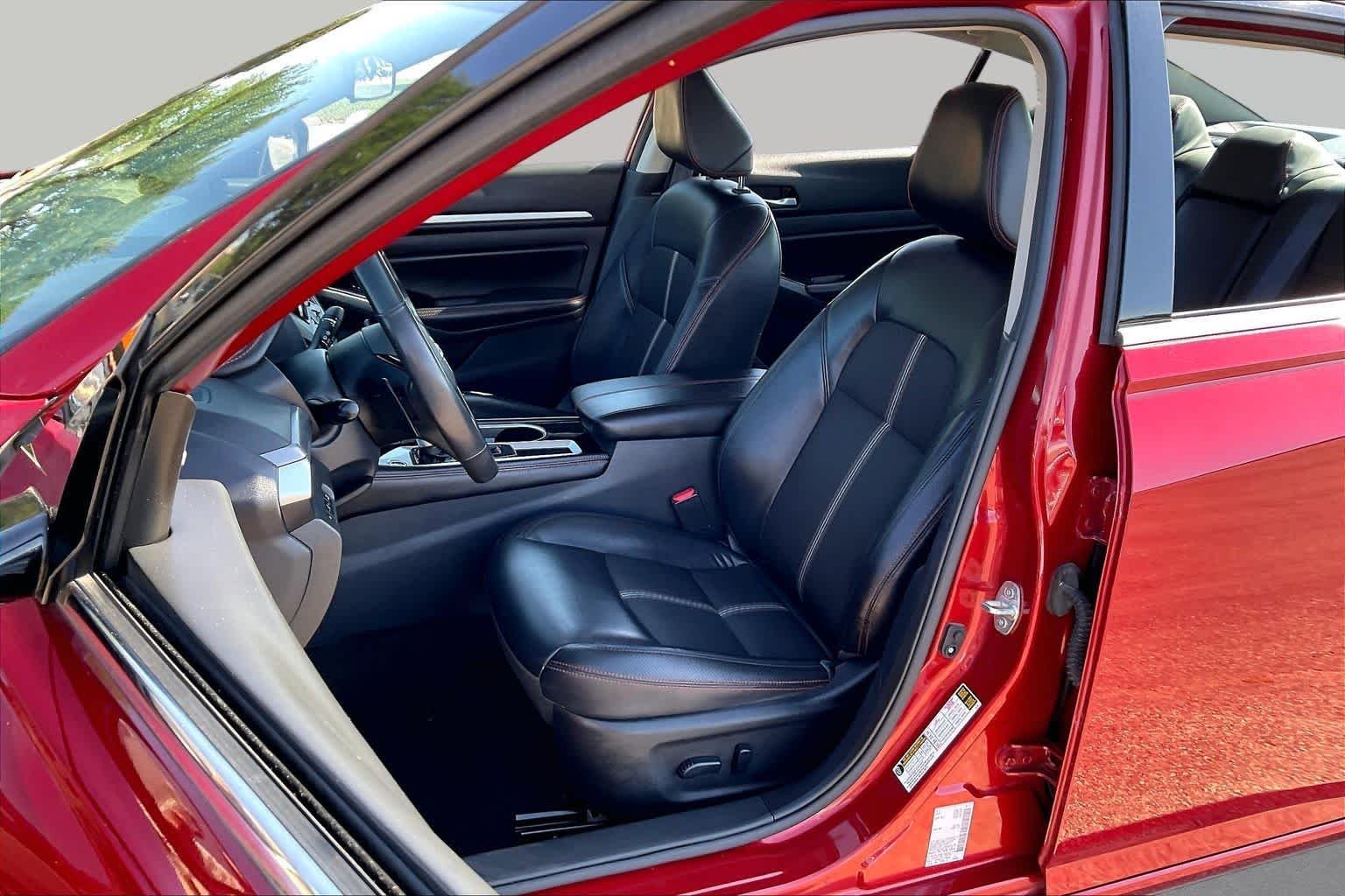 Used 2024 Scarlet Ember Nissan 2.5 SR image 8