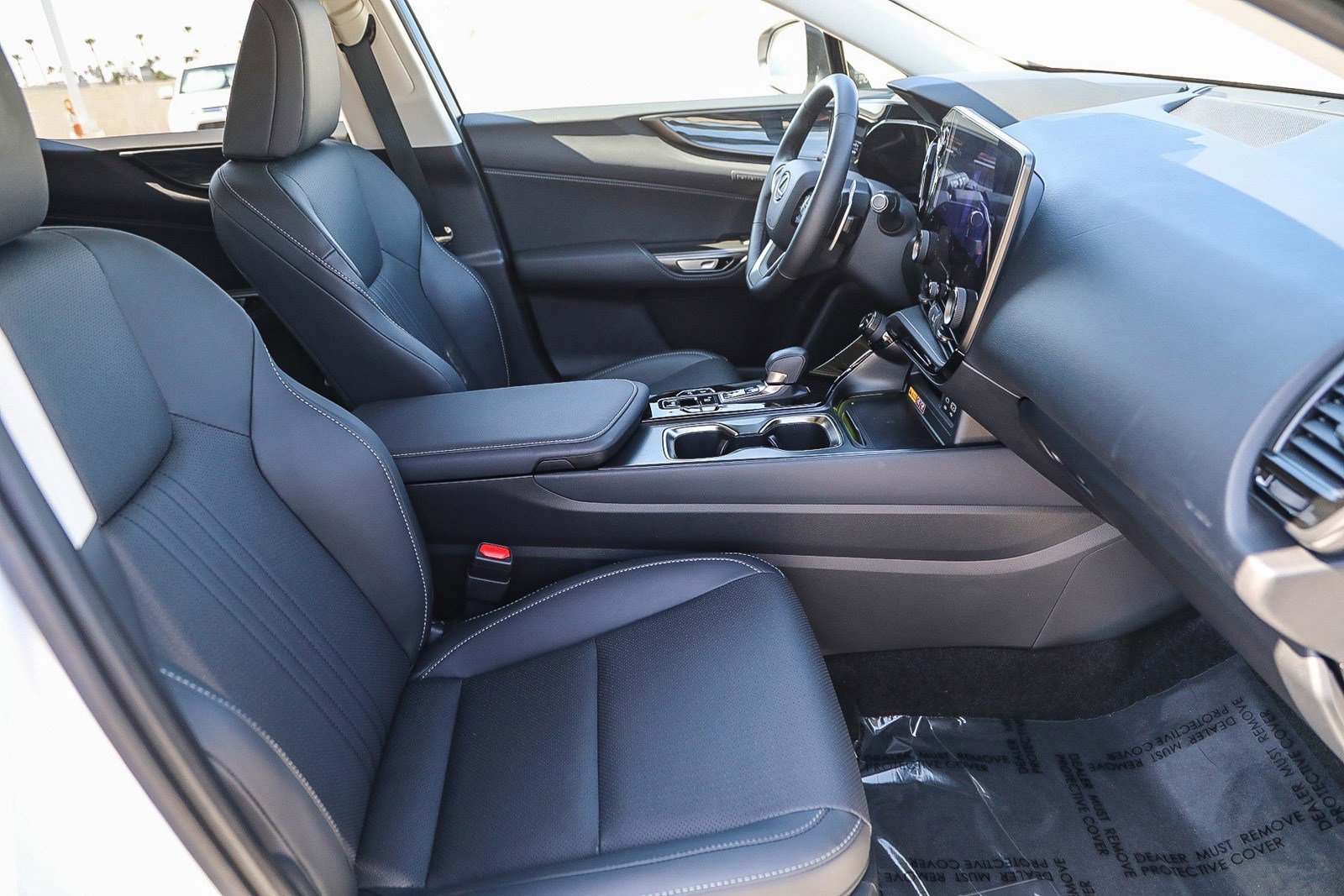 2025 Lexus NX 350 - Photo 15