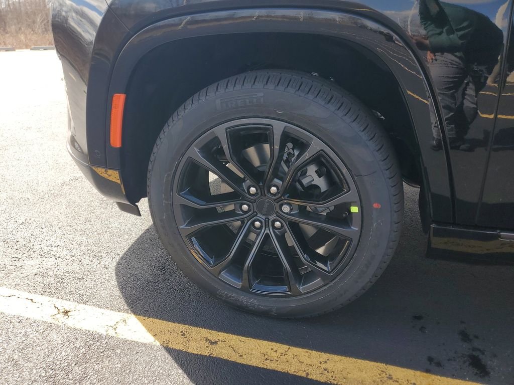 New 2026 High Gloss Black Jeep Summit Obsidian image 5