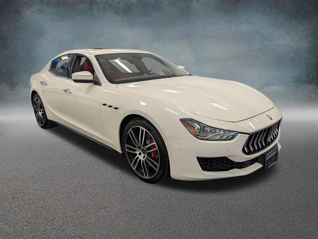 Used 2019  Maserati  image 3