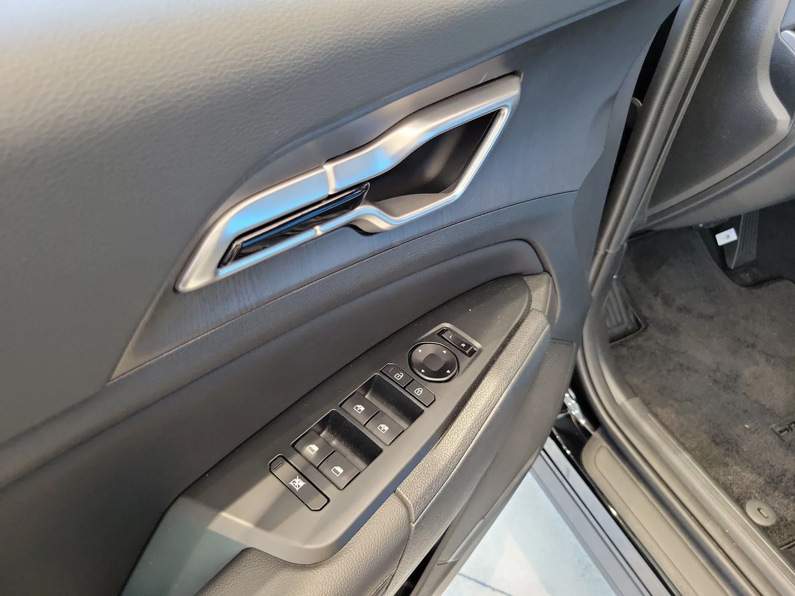 New 2026 Ebony Black Kia X-Line image 8