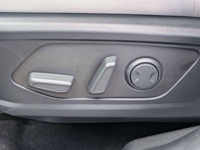 New 2026 Gray Hyundai SEL FWD image 21