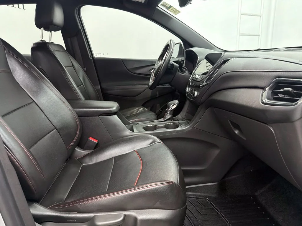 Used 2022 Silver Chevrolet RS image 30