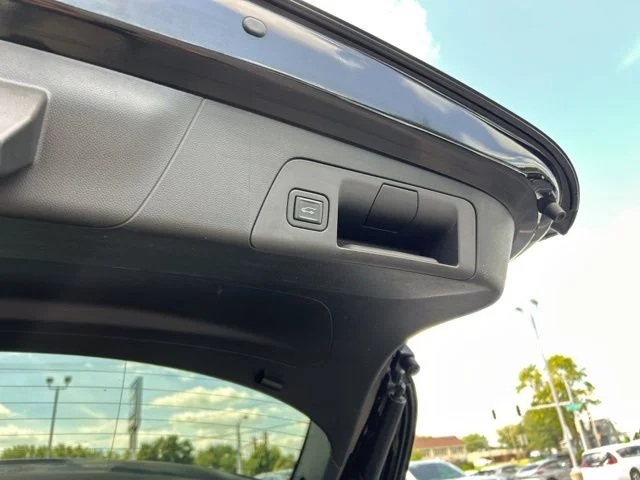 Used 2023 Black Buick Essence image 12