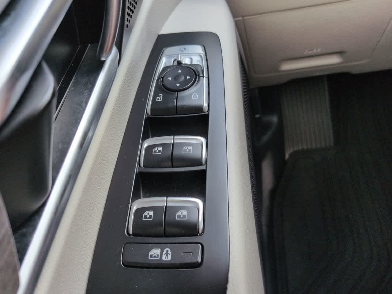Used 2020 Green Kia EX image 25