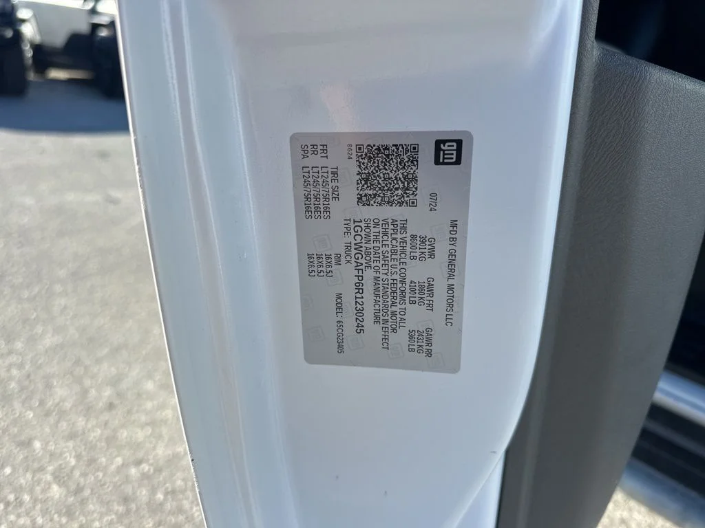 Used 2024 White Chevrolet Work Van image 29