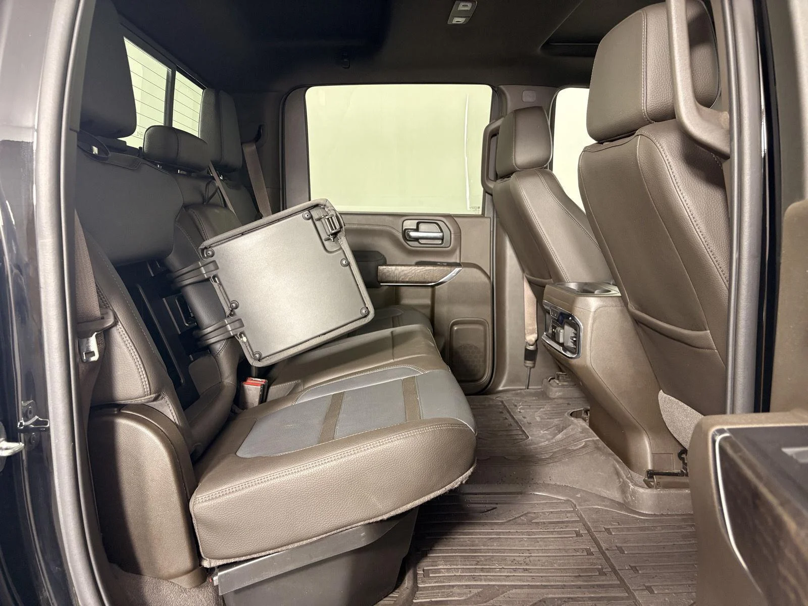 Used 2023 Onyx Black GMC Denali DRW image 21