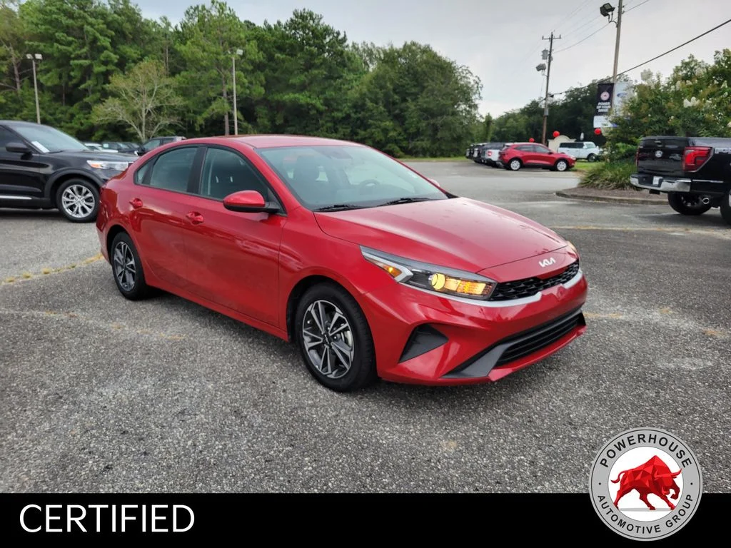 Used 2024 Red Kia LXS image 8