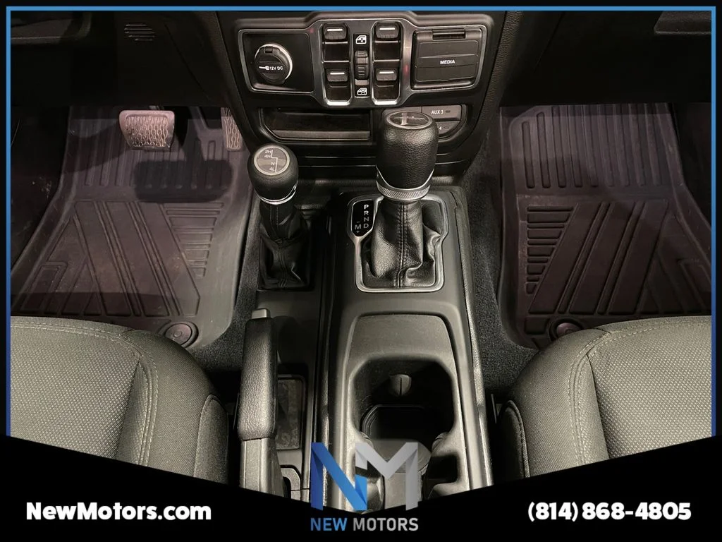 Used 2023 Black Clearcoat Jeep Sport S image 11