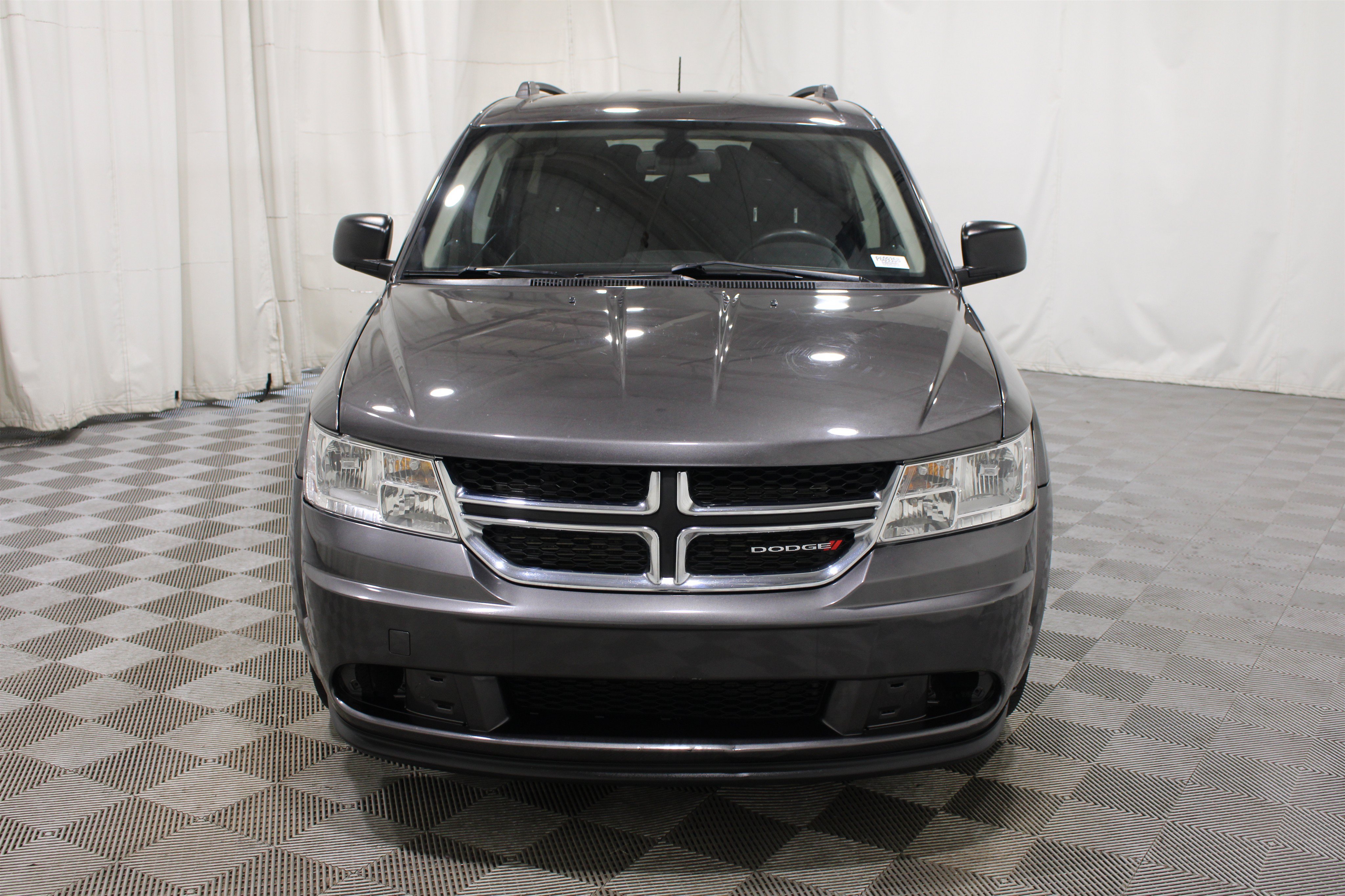 Used 2020 Granite Pearlcoat Dodge SE Value image 32