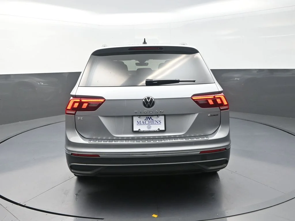 Used 2024 Silver Volkswagen 2.0T SE image 9
