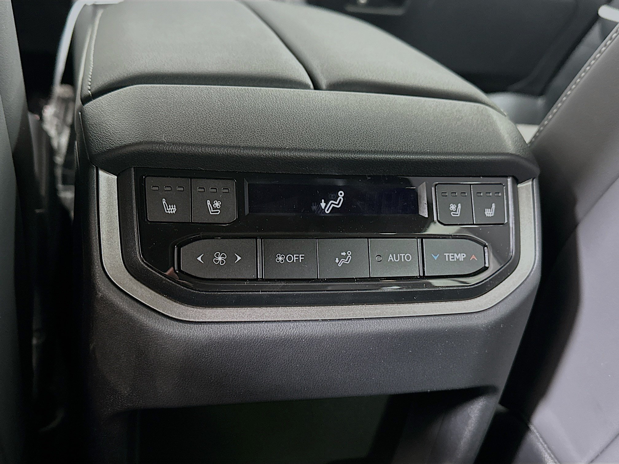 2026 Lexus TX 500h F-Sport Premium - Photo 23