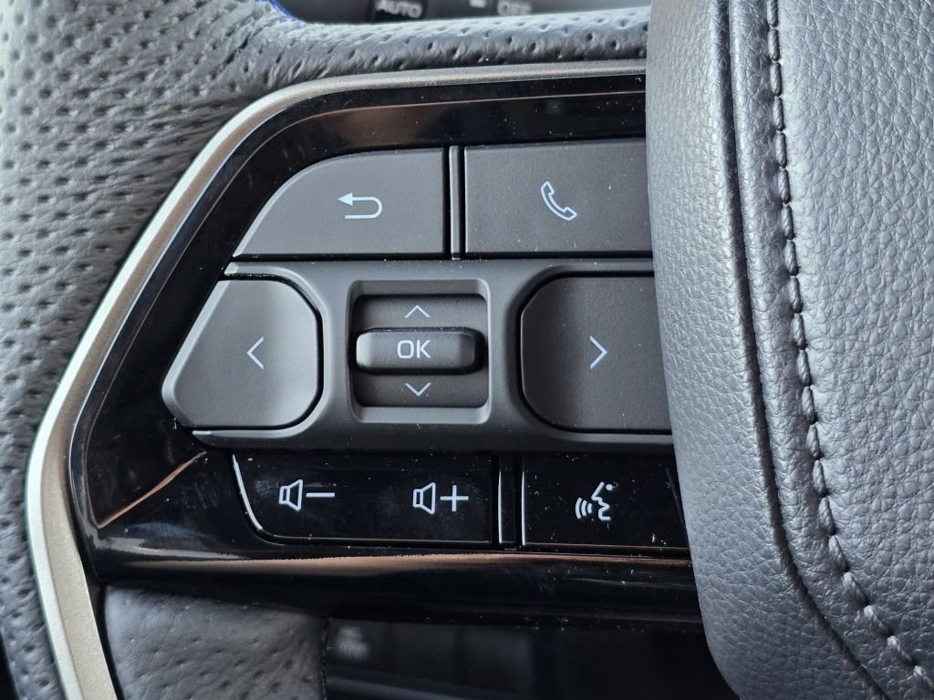 New 2026 Magnetic Gray Metallic Toyota Platinum image 17