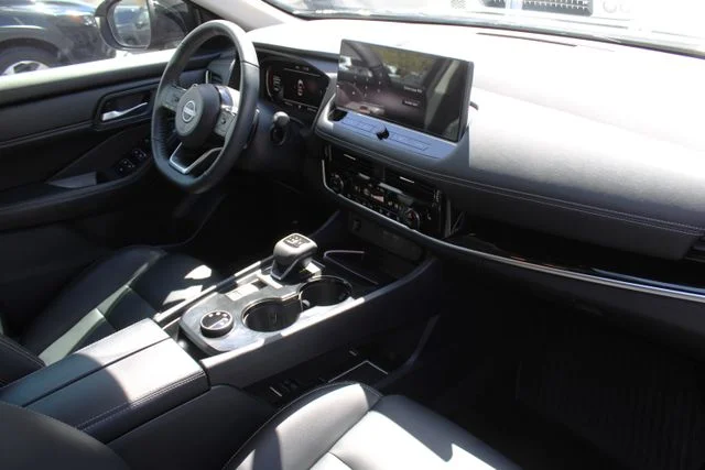 Used 2024 Black Nissan SL image 18