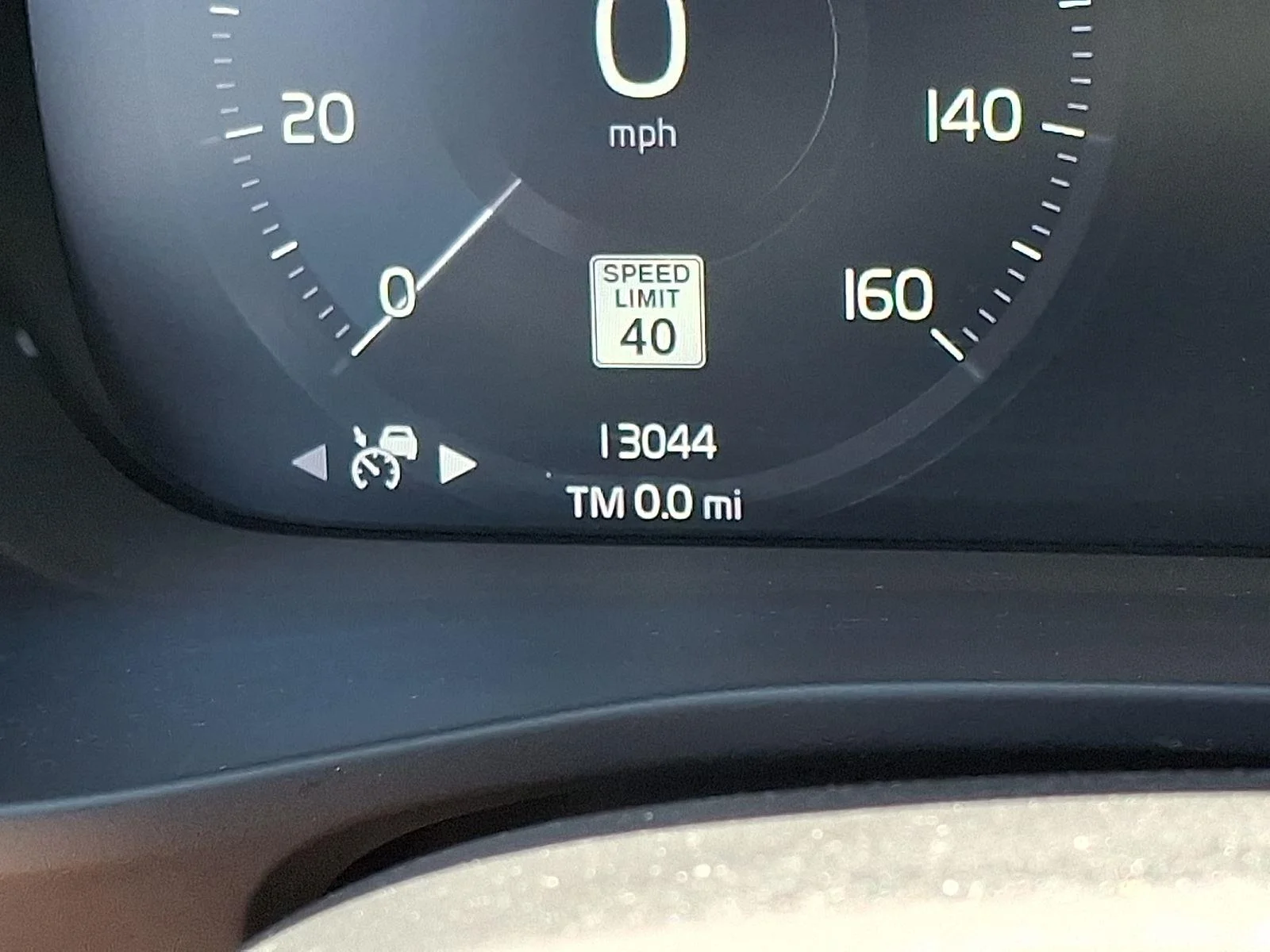 Used 2019 Bright Silver Metallic Volvo Momentum image 20