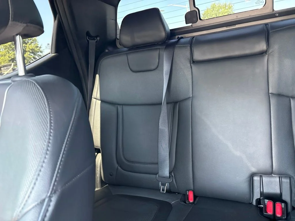 Used 2022 Gray Hyundai Limited image 12