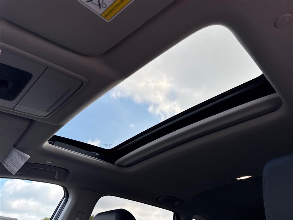 Used 2025 Solar Silver Metallic Honda EX-L image 19
