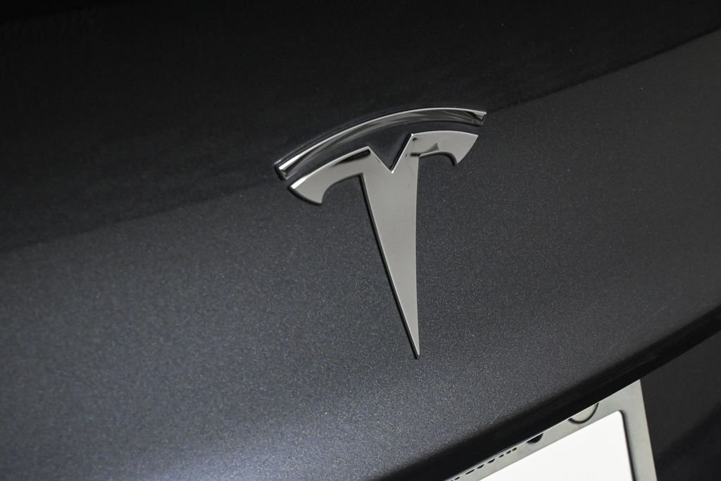 Used 2022  Tesla Performance image 23