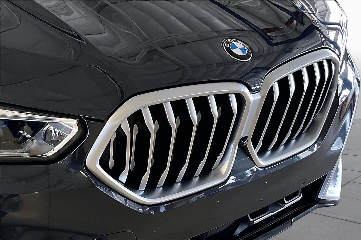 Used 2021 Dark Graphite Metallic BMW xDrive40i image 30