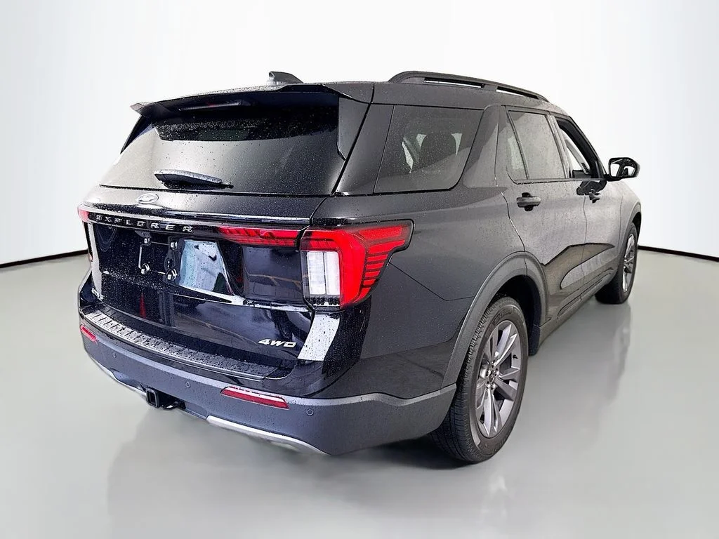 New 2026 Agate Black Metallic Ford Active image 7