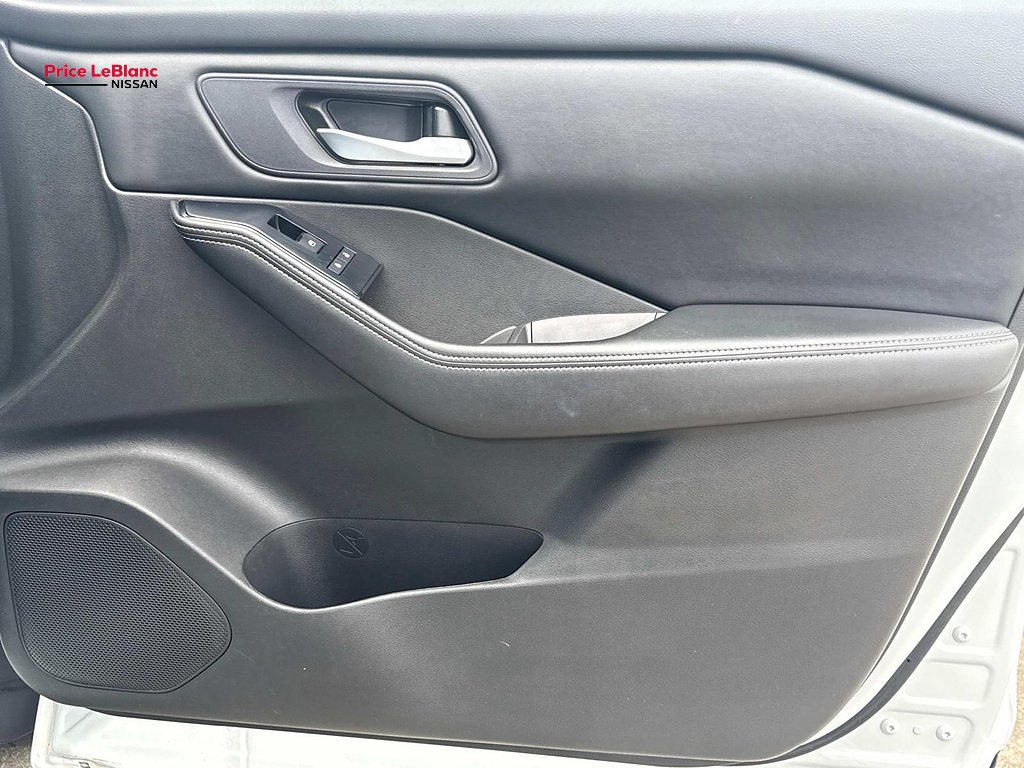 Used 2024 Everest White Pearl Nissan SV image 13