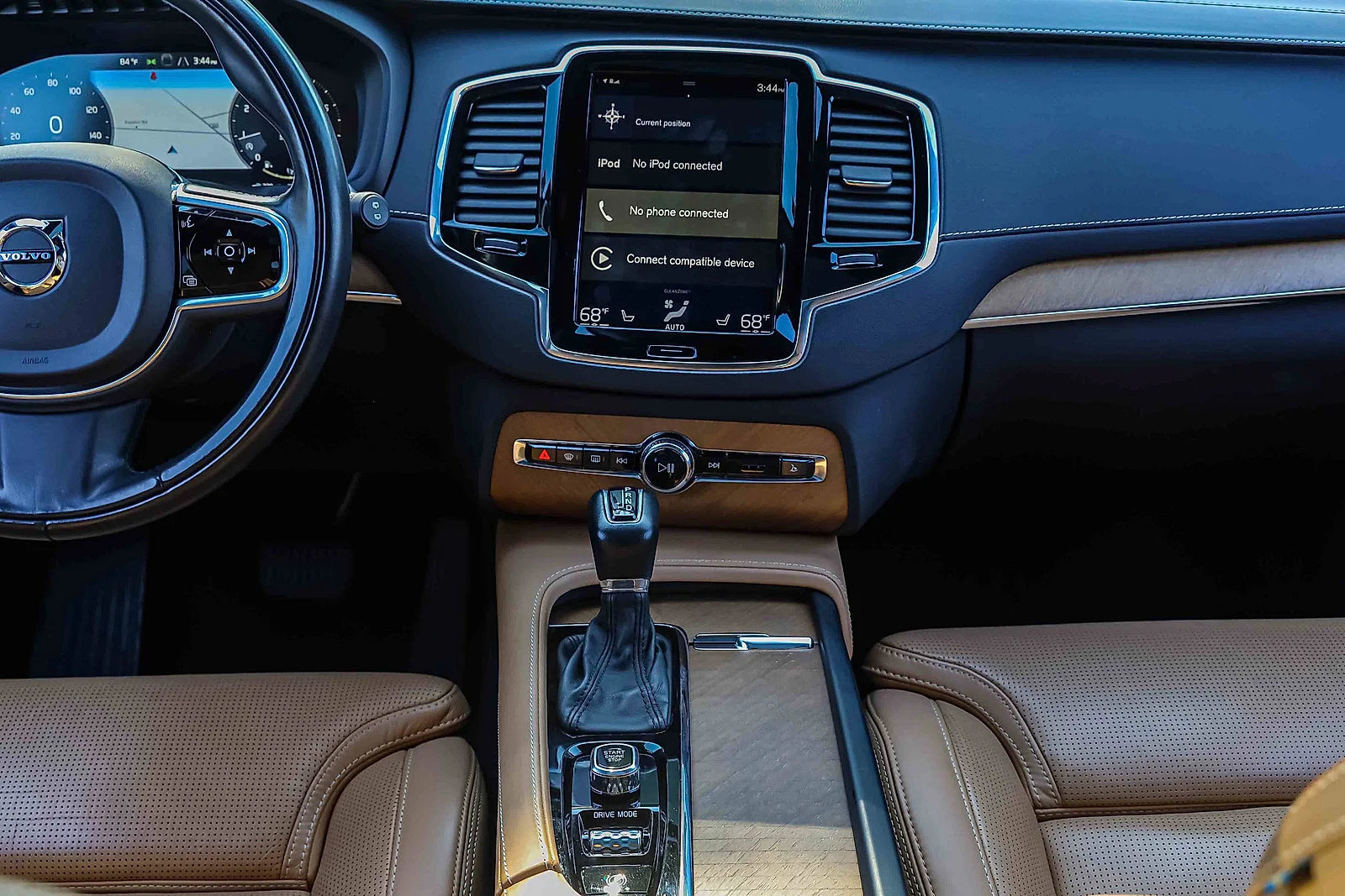 Used 2018  Volvo Inscription image 10